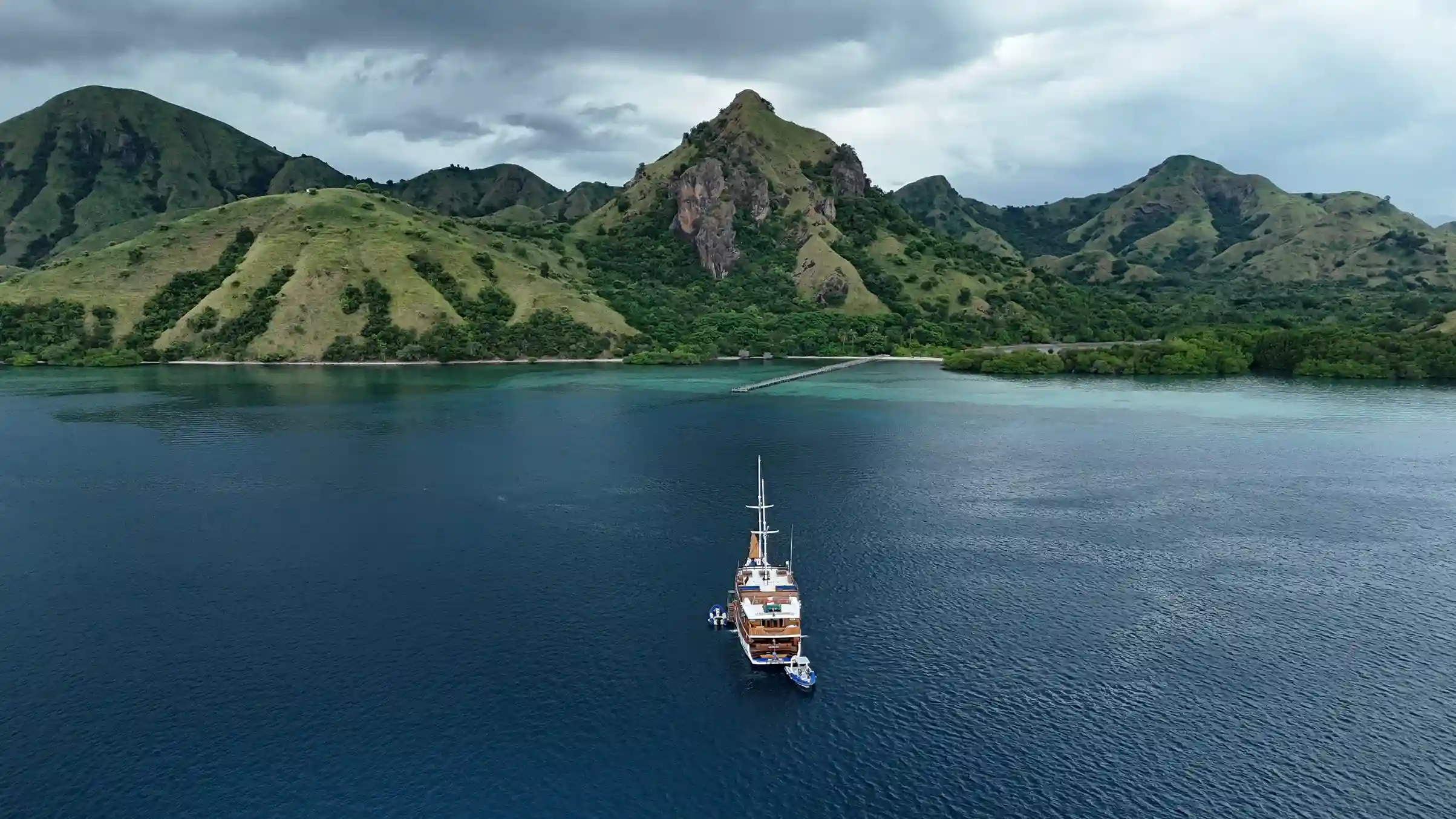 Phinisi Custom Yacht Build Indonesia: Essential Considerations for 2027 Buyers
